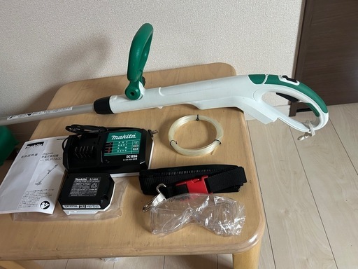 makita マキタ MUR140D 充電式 電動芝刈り機 ナイロンコード式 草刈り 刈込幅260mm