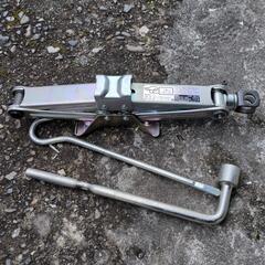 車載ジャッキ　パンタジャッキ