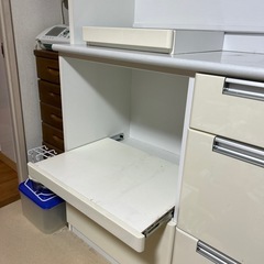決まりました　　食器棚の画像