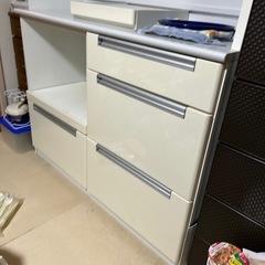 決まりました　　食器棚の画像