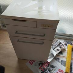 キッチンキャビネット