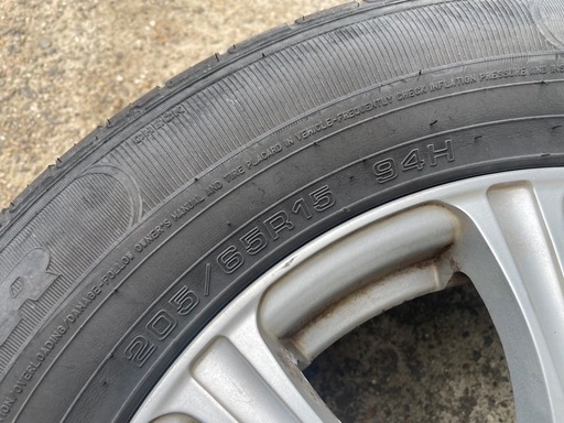 タイヤ・ホイール　4本セット  　ノア、ヴォクシー　205/65R15 94H 5穴