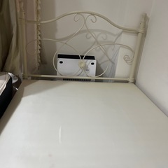 シングルベッドフレームのみの画像