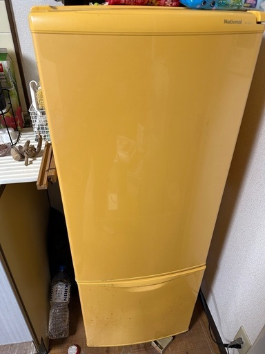 黄色い冷蔵庫