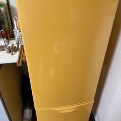 黄色い冷蔵庫