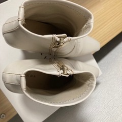 RANDA ショートブーツ　アイボリー　Lの画像