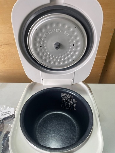 炊飯器　アイリスオーヤマ　IRIS RC-ME30-W 2021年式