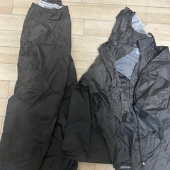 ドンキーにて3千円以上の雨カッパ新品