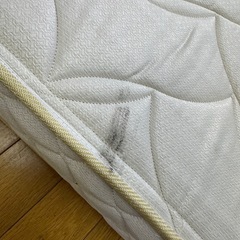 【汚れあり】マットレス　セミダブル　の画像