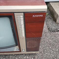 昭和レトロ東芝カラーテレビの画像