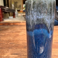 縦長の花器の画像