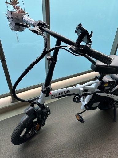 折りたたみ 電動自転車　ほぼ新品