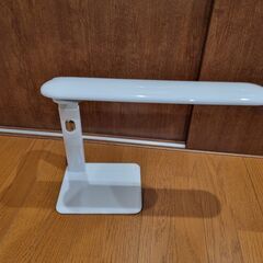 デスク用スタンドです。