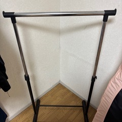 取引中返信すいません。ハンガーラック