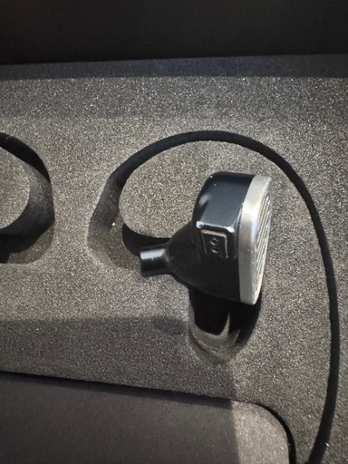 64AUDIO Duo イヤホン