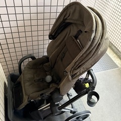 ベビーカー　cybex