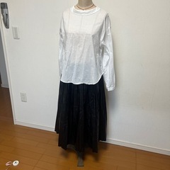 GUレザー調プリーツロングスカート