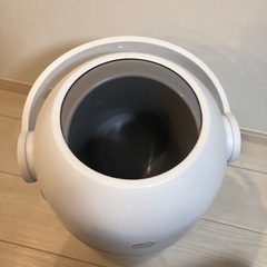 ピジョン　オムツ用ゴミ箱の画像