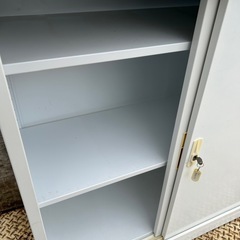 引き違い書庫鍵付きの画像