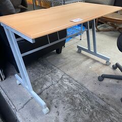 リサイクルショップどりーむ天保山店　No1262　パソコンデスク　木天板　キャスター付き　の画像