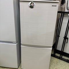 🐧【冷蔵庫】一人暮し用 シャープ冷蔵庫 2ドア 140L 20年...