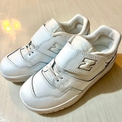 キッズスニーカー／ニューバランス／新品未使用箱ありの画像