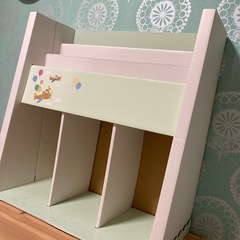 絵本棚　ダンボール製の画像