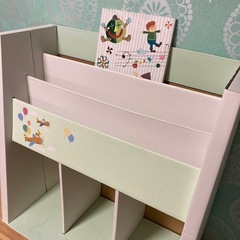 絵本棚　ダンボール製の画像