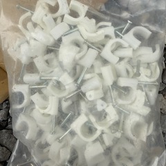 ケーブルホワイト　プラスチックサークル5袋セットの画像