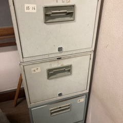キャビネット　まだ使えます！