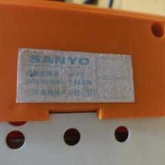 【値下げ】【カバー無し】昭和レトロ　三洋電機　スタンドライト　オレンジ色の画像