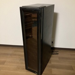 【お譲り致します】
16本入ります！　ワインセラー　マサオコーポ...