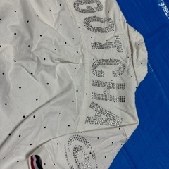 様々なブランドの服の画像