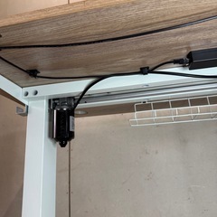 【681】電動昇降機能付　木目調パソコンデスクの画像