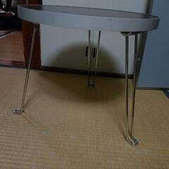 今なら無料！折りたたみ机の画像