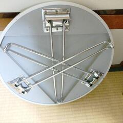 今なら無料！折りたたみ机の画像