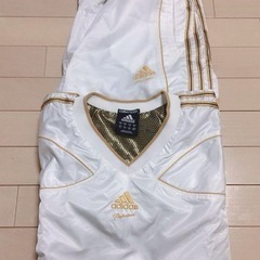 adidasトレーナー