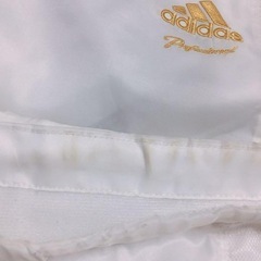 adidasトレーナーの画像