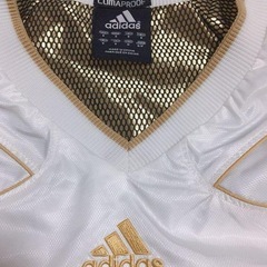adidasトレーナーの画像