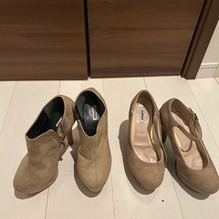 スウェードショートブーツ、パンプス