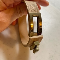 ベージュ✨レザー風バングル✨シンプル高見え✨の画像