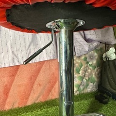 プライスダウン！！カウンター椅子！レッド！高さ調整可能！の画像