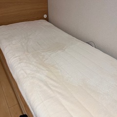 IKEA マルム    
マット・収納ケース付きの画像