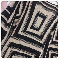 ꒰Bou JeIoud꒱幾何学模様 ベルスリーブ ニット ワンピース 黒茶の画像