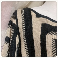 ꒰Bou JeIoud꒱幾何学模様 ベルスリーブ ニット ワンピース 黒茶の画像