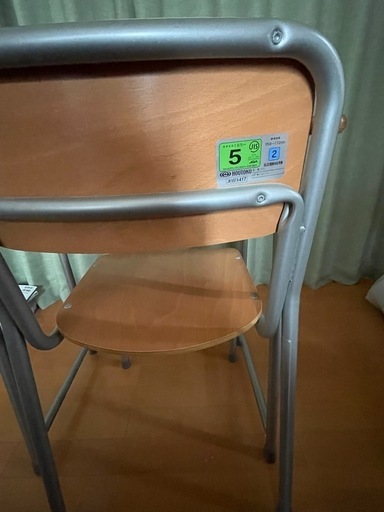 学校机と椅子①