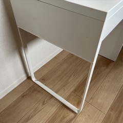 IKEA イケア　デスクの画像
