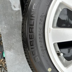 ブリジストン　セイバーリング　アルミホイール付　溝あり　タント　ワゴンr タイヤ　軽自動車の画像