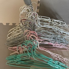 ワイヤーハンガー 約55本セットの画像