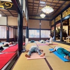 4/13 東京お寺ヨガ&花まつり【Yoga & Mindfulness】 - 台東区